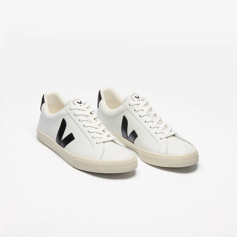 Veja Esplar Leather Sneakers in‎ White & Black